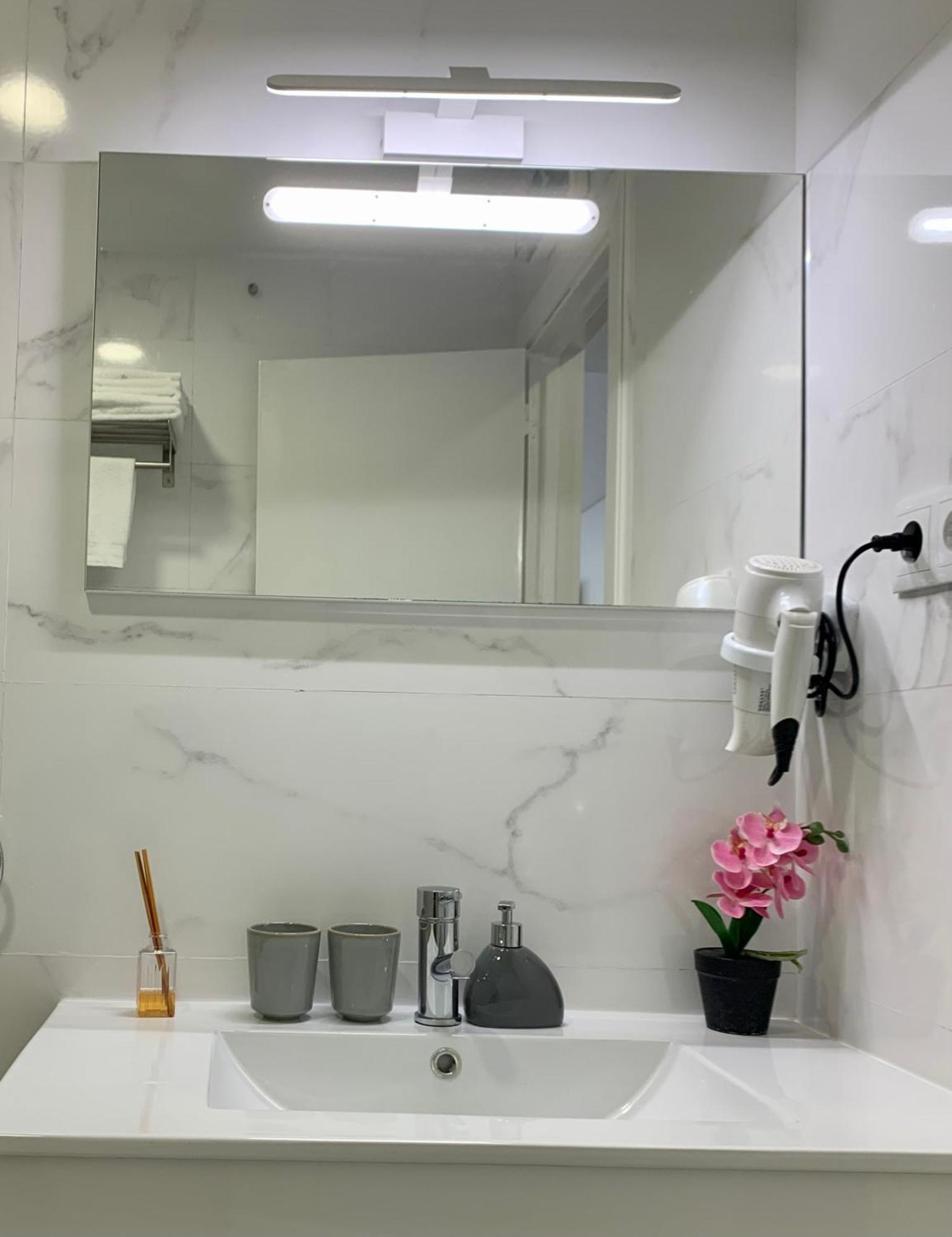 Almada Downtown 202 Apartment Porto Luaran gambar
