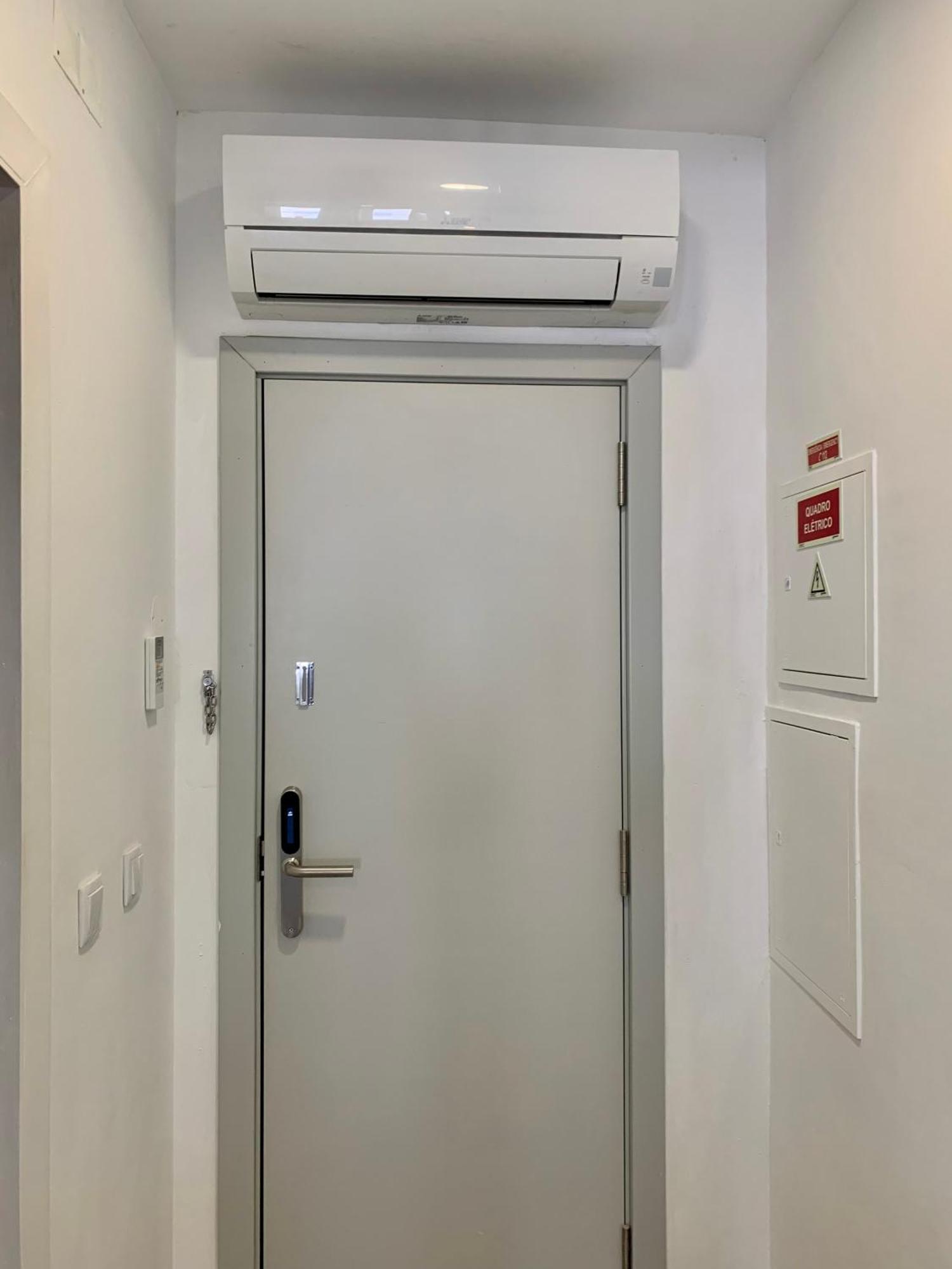 Almada Downtown 202 Apartment Porto Luaran gambar
